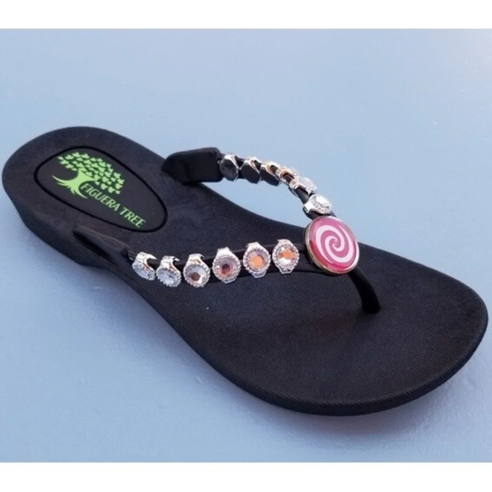 Megan‎ Beautiful Crystal Flip Flops Sandals SUPER COMFY Size 7